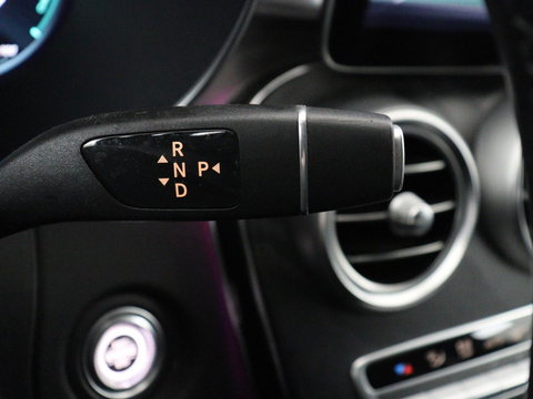 Mercedes-Benz C-Klasse 300e AMG Limited | SOH 91% | Panoramadak | 360 Camera | Stoelverwarming | Trekhaak | Carplay | Leder/Alcantara | Sfeerverlichting | Navigatie | Cruise control | Park Assist |