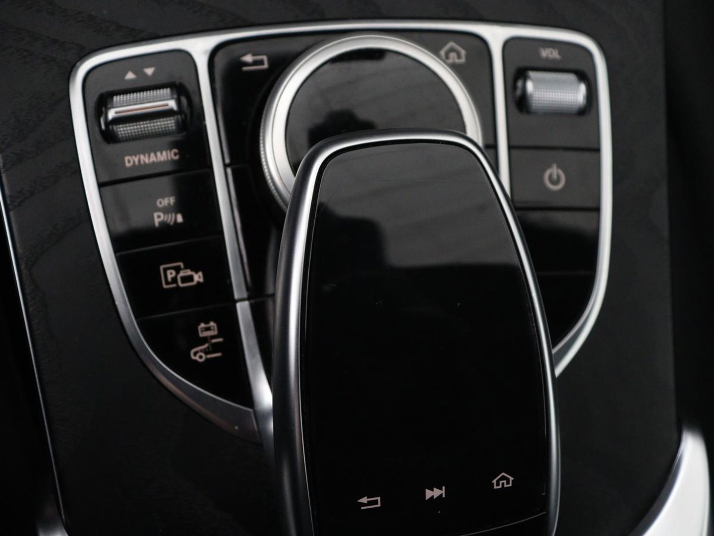 Mercedes-Benz C-Klasse 300e AMG Limited | SOH 91% | Panoramadak | 360 Camera | Stoelverwarming | Trekhaak | Carplay | Leder/Alcantara | Sfeerverlichting | Navigatie | Cruise control | Park Assist |