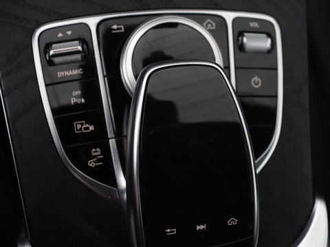 Mercedes-Benz C-Klasse 300e AMG Limited | SOH 91% | Panoramadak | 360 Camera | Stoelverwarming | Trekhaak | Carplay | Leder/Alcantara | Sfeerverlichting | Navigatie | Cruise control | Park Assist |