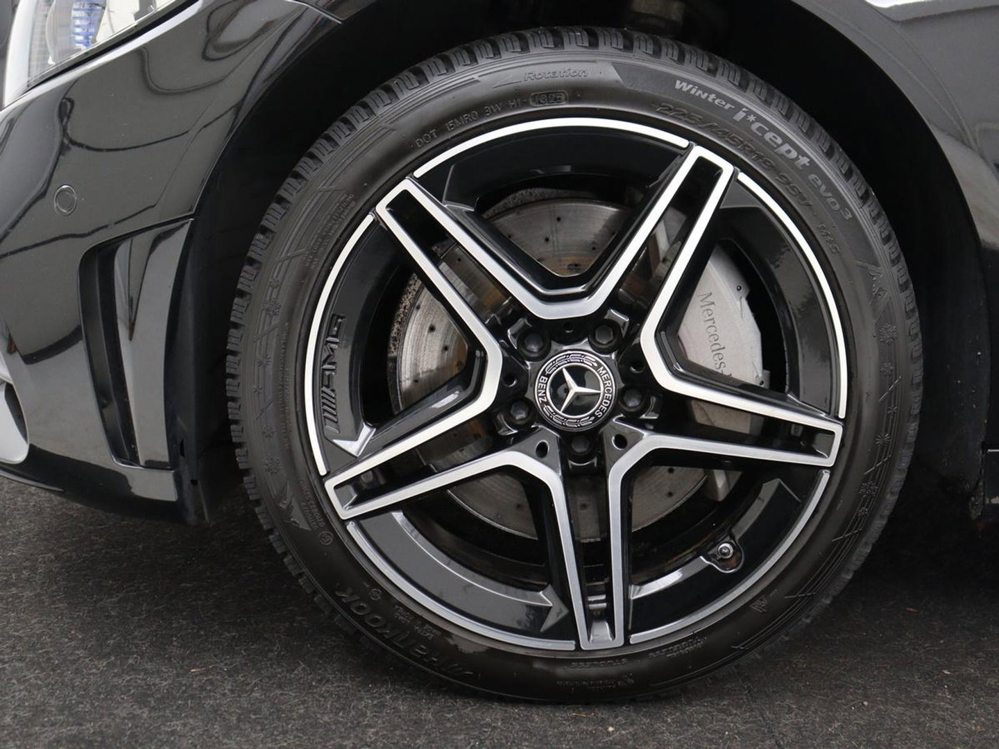 Mercedes-Benz C-Klasse 300e AMG Limited | SOH 91% | Panoramadak | 360 Camera | Stoelverwarming | Trekhaak | Carplay | Leder/Alcantara | Sfeerverlichting | Navigatie | Cruise control | Park Assist |