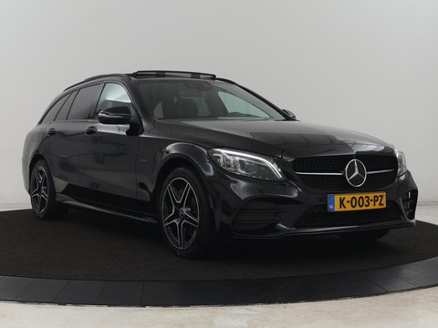 Mercedes-Benz C-Klasse 300e AMG Limited | SOH 91% | Panoramadak | 360 Camera | Stoelverwarming | Trekhaak | Carplay | Leder/Alcantara | Sfeerverlichting | Navigatie | Cruise control | Park Assist |