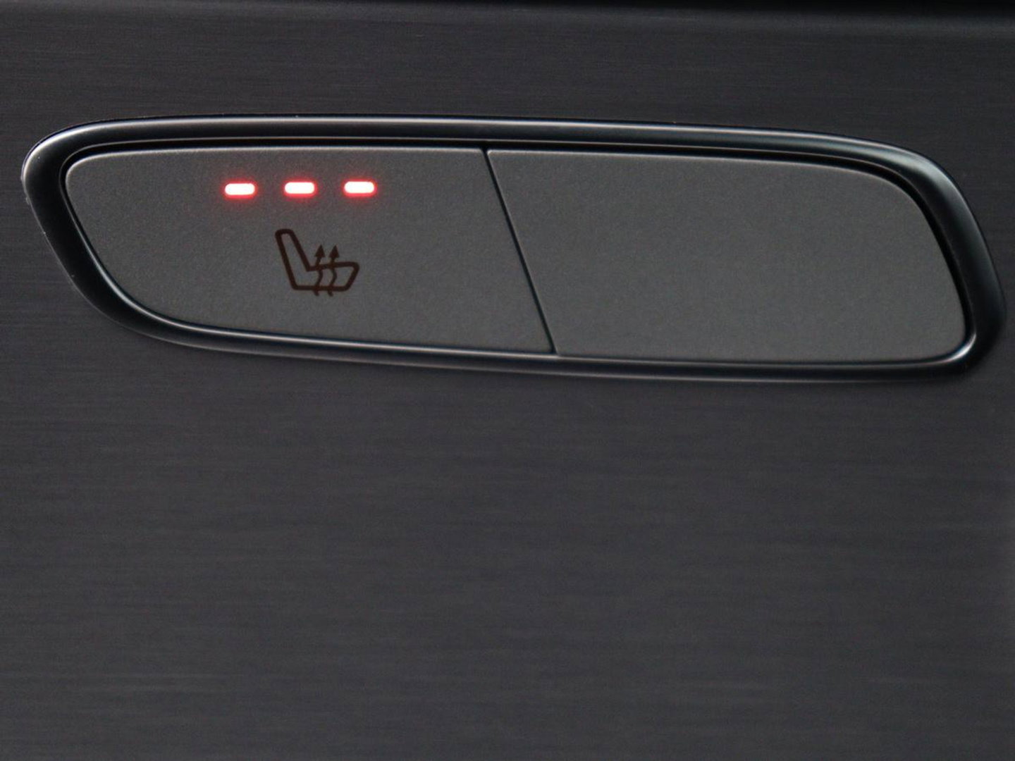 Mercedes-Benz C-Klasse 300e AMG Limited | SOH 91% | Panoramadak | 360 Camera | Stoelverwarming | Trekhaak | Carplay | Leder/Alcantara | Sfeerverlichting | Navigatie | Cruise control | Park Assist |