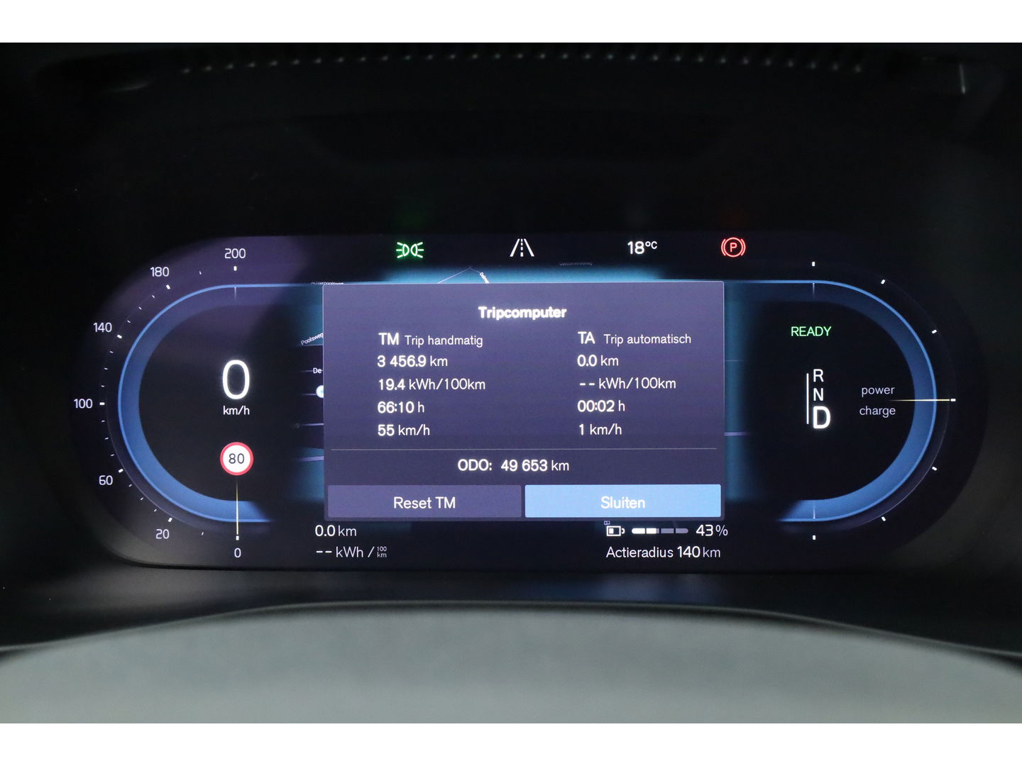 Volvo C40 Single Motor Core 69 kWh | SOH 94,5% | achteruitrijcamera | Pano-dak | Carplay | All season |