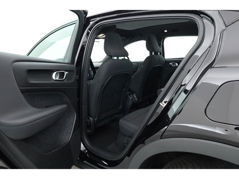 Volvo C40 Single Motor Core 69 kWh | SOH 94,5% | achteruitrijcamera | Pano-dak | Carplay | All season |