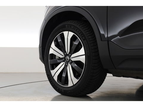 Volvo C40 Single Motor Core 69 kWh | SOH 94,5% | achteruitrijcamera | Pano-dak | Carplay | All season |