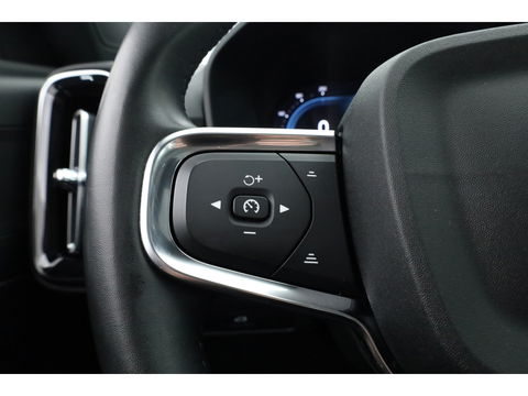 Volvo C40 Single Motor Core 69 kWh | SOH 94,5% | achteruitrijcamera | Pano-dak | Carplay | All season |