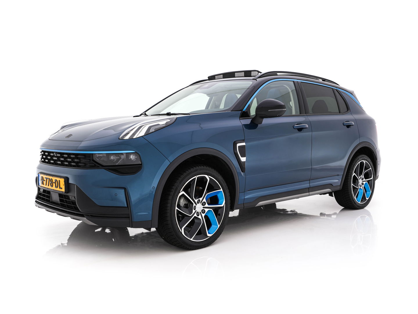 Lynk & Co 01 1.5 (Plug-In) (INCL-BTW) Aut. *PANO | FULL-LED | ADAPTIVE-CRUISE | MICROFIBRE | BLIND-SPOT | MEMORY-PACK | DIGI-COCKPIT | HEATED-SPORTSEATS | TOPVIEW | KEYLESS | DAB+ | NAVI-FULLMAP |  ECC | AMBIENT-LIGHT
