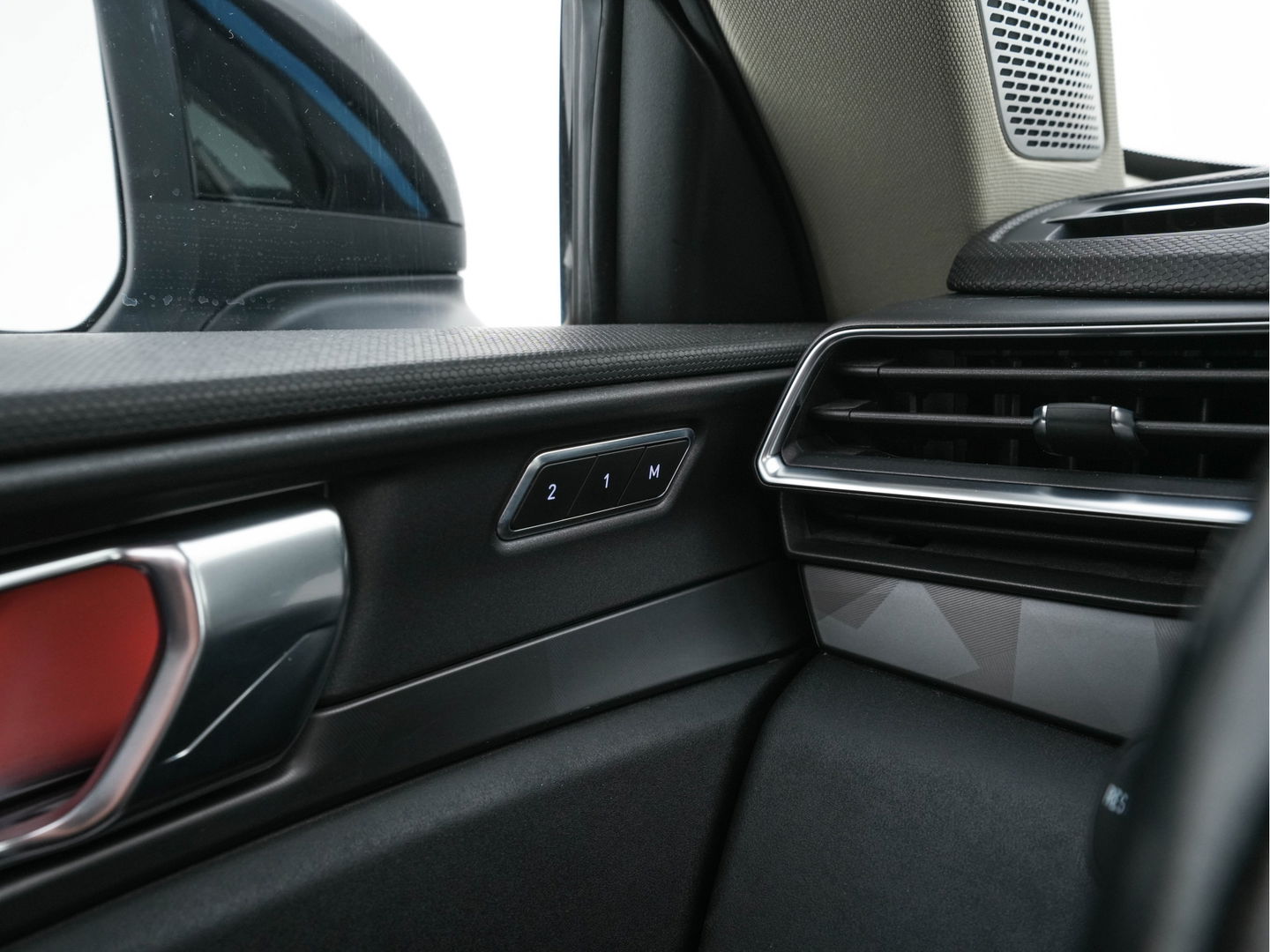 Lynk & Co 01 1.5 (Plug-In) (INCL-BTW) Aut. *PANO | FULL-LED | ADAPTIVE-CRUISE | MICROFIBRE | BLIND-SPOT | MEMORY-PACK | DIGI-COCKPIT | HEATED-SPORTSEATS | TOPVIEW | KEYLESS | DAB+ | NAVI-FULLMAP |  ECC | AMBIENT-LIGHT