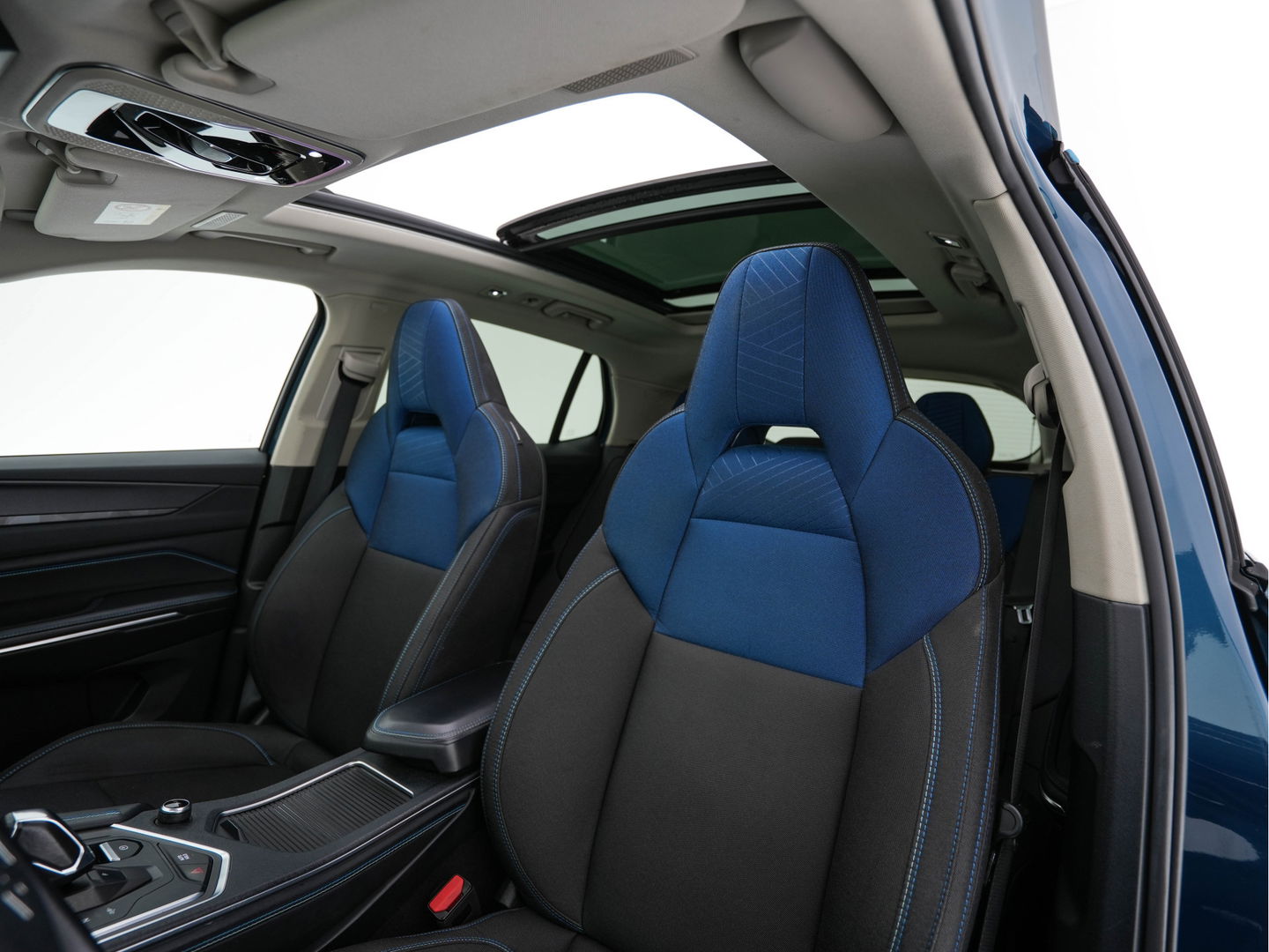 Lynk & Co 01 1.5 (Plug-In) (INCL-BTW) Aut. *PANO | FULL-LED | ADAPTIVE-CRUISE | MICROFIBRE | BLIND-SPOT | MEMORY-PACK | DIGI-COCKPIT | HEATED-SPORTSEATS | TOPVIEW | KEYLESS | DAB+ | NAVI-FULLMAP |  ECC | AMBIENT-LIGHT