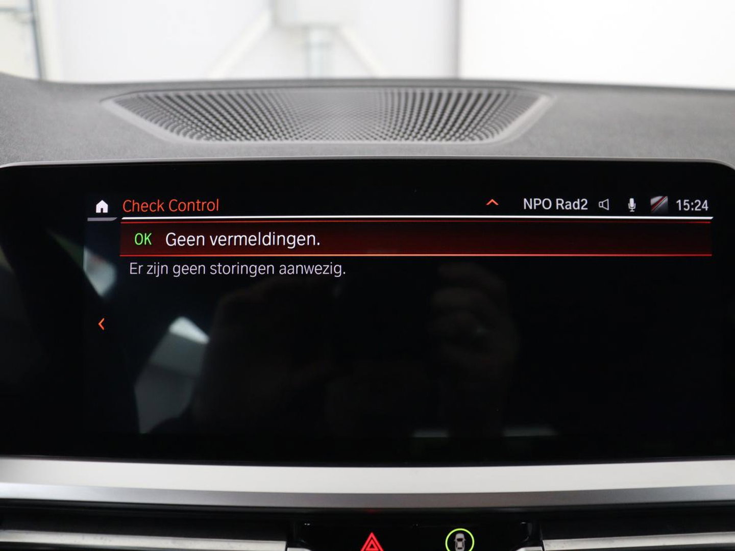 BMW 3 Serie 318i M Sport | Panoramadak | Stoelverwarming | Leder/Alcantara | Carplay | Live Cockpit | Sportstoelen | Full LED | Navigatie | Parkeerhulp | Climate control