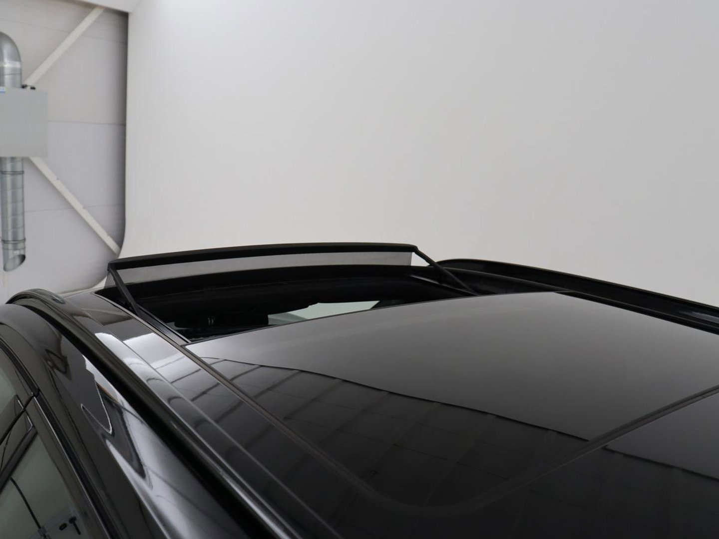 BMW 3 Serie 318i M Sport | Panoramadak | Stoelverwarming | Leder/Alcantara | Carplay | Live Cockpit | Sportstoelen | Full LED | Navigatie | Parkeerhulp | Climate control