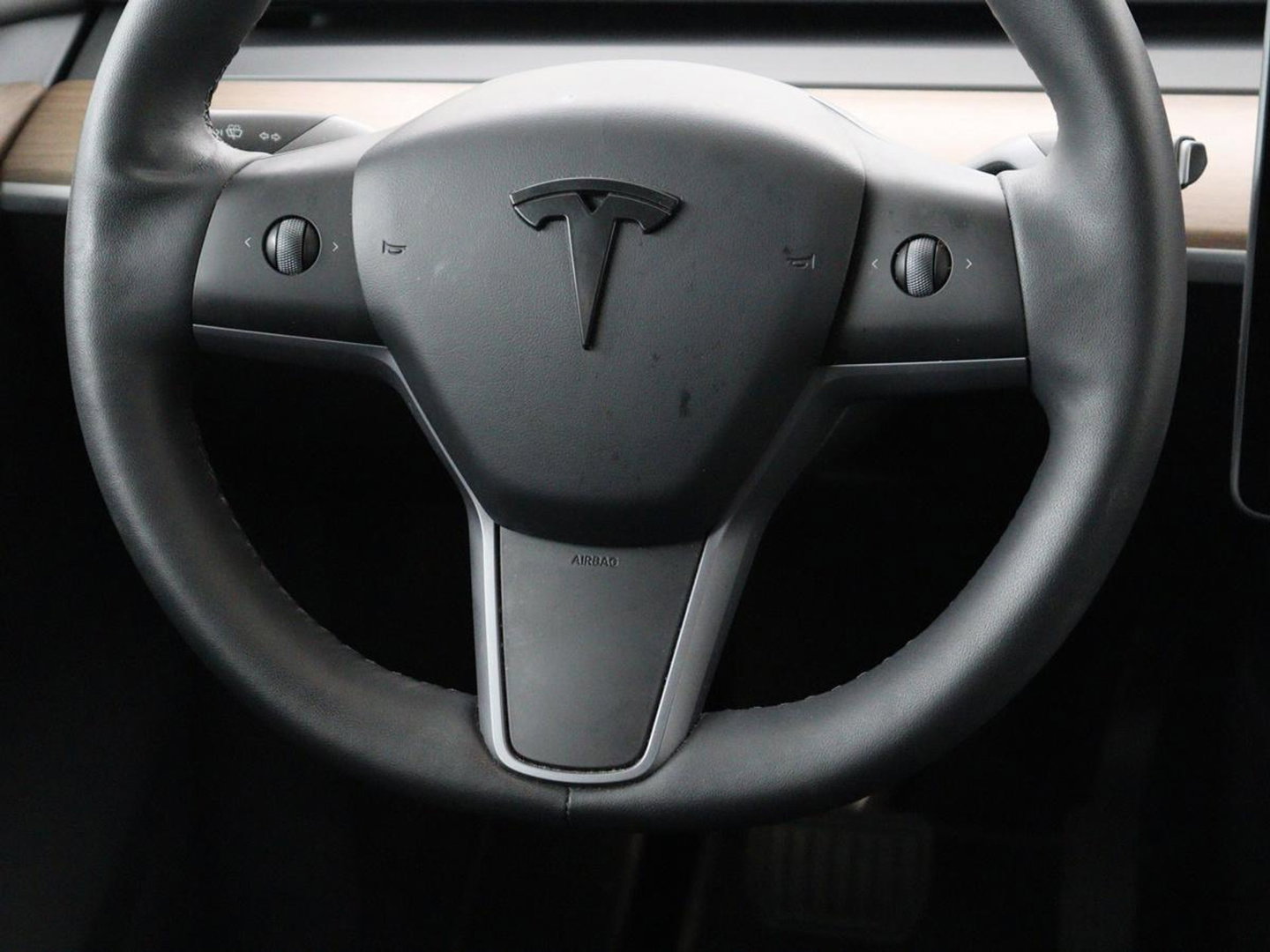 Tesla Model Y Long Range AWD 75 kWh | SOH 94% | Panoramadak | Autopilot | Stoelverwarming | Leder | 360 Camera | Achterbankverwarming | Keyless | Navigatie | Full LED