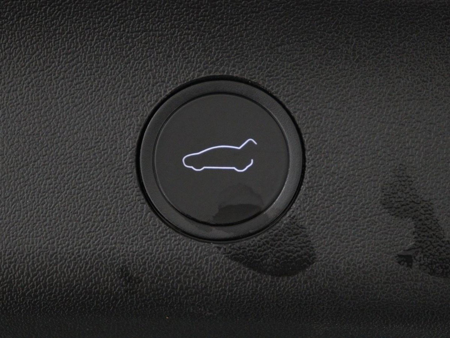 Tesla Model Y Long Range AWD 75 kWh | SOH 94% | Panoramadak | Autopilot | Stoelverwarming | Leder | 360 Camera | Achterbankverwarming | Keyless | Navigatie | Full LED