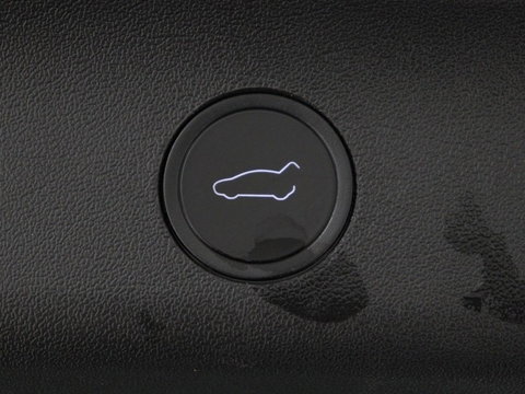 Tesla Model Y Long Range AWD 75 kWh | SOH 94% | Panoramadak | Autopilot | Stoelverwarming | Leder | 360 Camera | Achterbankverwarming | Keyless | Navigatie | Full LED