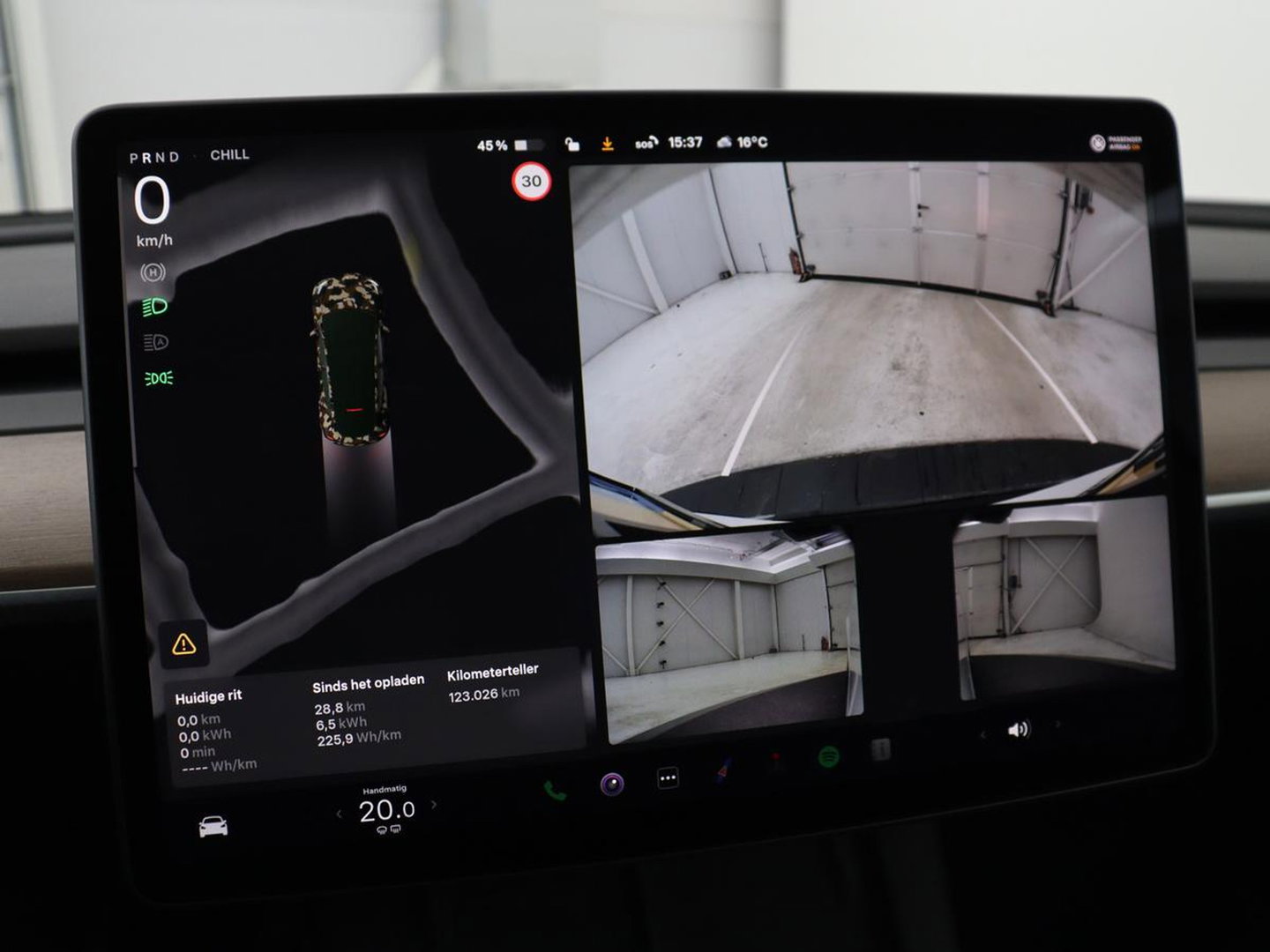 Tesla Model Y Long Range AWD 75 kWh | SOH 94% | Panoramadak | Autopilot | Stoelverwarming | Leder | 360 Camera | Achterbankverwarming | Keyless | Navigatie | Full LED