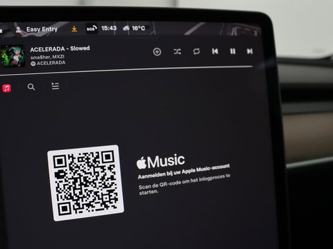 Tesla Model Y Long Range AWD 75 kWh | SOH 94% | Panoramadak | Autopilot | Stoelverwarming | Leder | 360 Camera | Achterbankverwarming | Keyless | Navigatie | Full LED