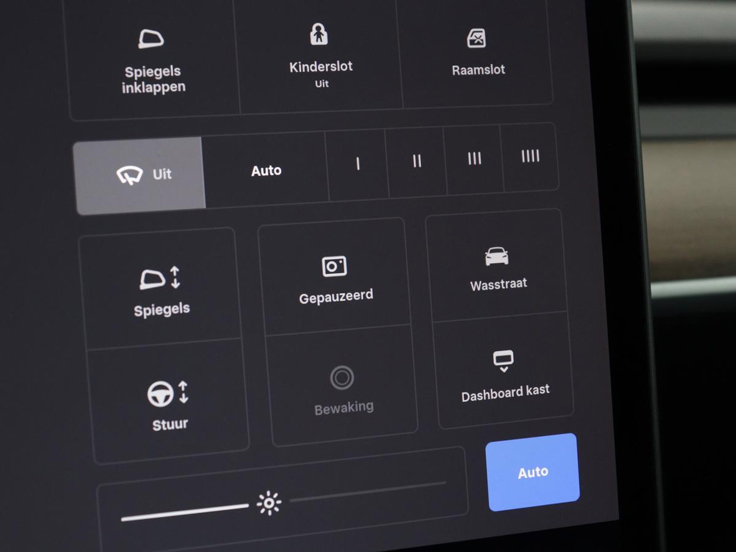 Tesla Model Y Long Range AWD 75 kWh | SOH 94% | Panoramadak | Autopilot | Stoelverwarming | Leder | 360 Camera | Achterbankverwarming | Keyless | Navigatie | Full LED