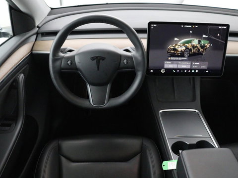 Tesla Model Y Long Range AWD 75 kWh | SOH 94% | Panoramadak | Autopilot | Stoelverwarming | Leder | 360 Camera | Achterbankverwarming | Keyless | Navigatie | Full LED