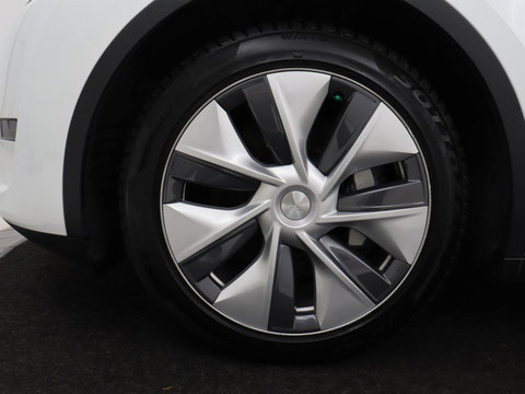 Tesla Model Y Long Range AWD 75 kWh | SOH 94% | Panoramadak | Autopilot | Stoelverwarming | Leder | 360 Camera | Achterbankverwarming | Keyless | Navigatie | Full LED