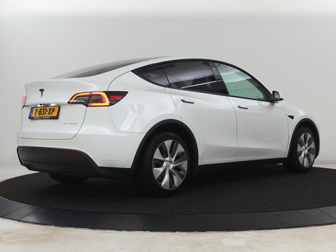 Tesla Model Y Long Range AWD 75 kWh | SOH 94% | Panoramadak | Autopilot | Stoelverwarming | Leder | 360 Camera | Achterbankverwarming | Keyless | Navigatie | Full LED