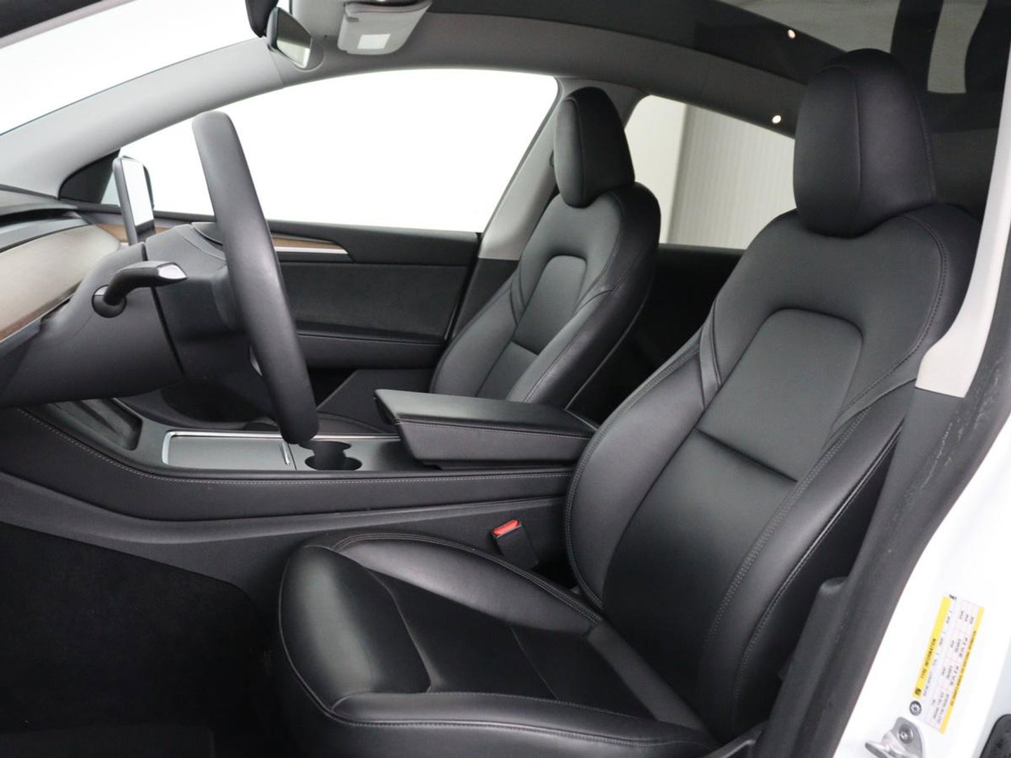 Tesla Model Y Long Range AWD 75 kWh | SOH 94% | Panoramadak | Autopilot | Stoelverwarming | Leder | 360 Camera | Achterbankverwarming | Keyless | Navigatie | Full LED