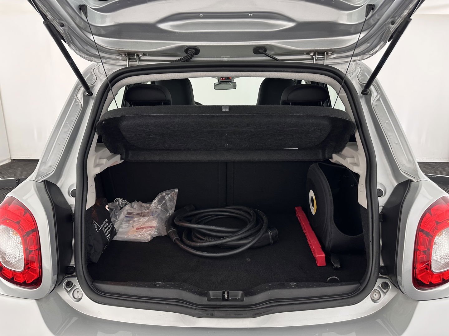 Smart Forfour EQ Business Solution 18 kWh [ 3-Fase ] (INCL.BTW) Aut. *NAVI-FULLMAP | LEATHER | ECC | CRUISE | HEATED-COMFORT-SEATS | 15"ALU*