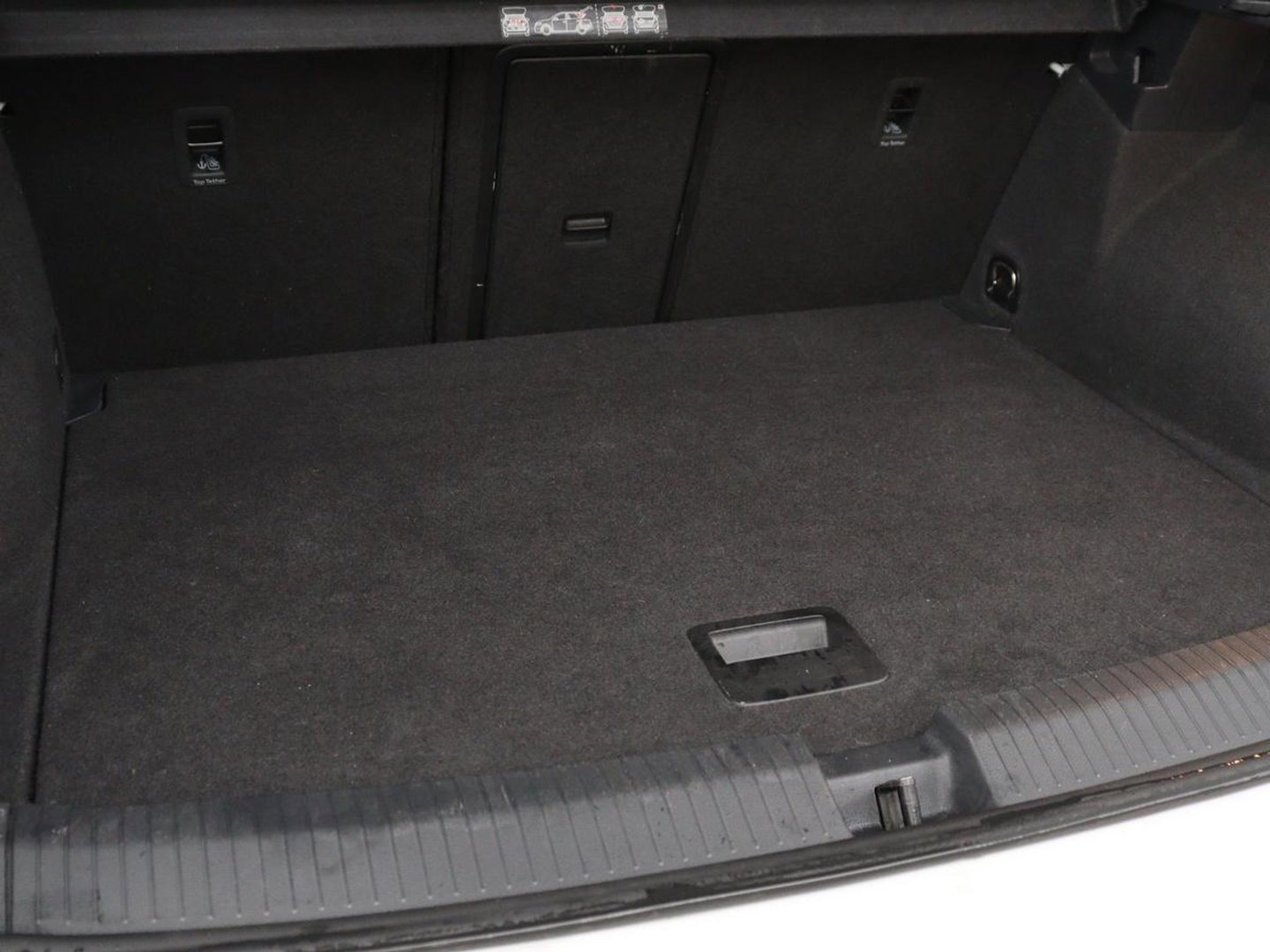 Volkswagen T-Roc 1.5 TSI Sport | Panoramadak | Adaptive cruise | Keyless | Carplay | Navigatie | Full LED | Virtual Cockpit | Climate control | Parkeerhulp | Bluetooth