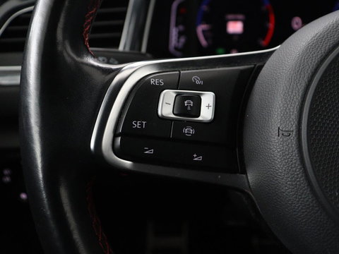 Volkswagen T-Roc 1.5 TSI Sport | Panoramadak | Adaptive cruise | Keyless | Carplay | Navigatie | Full LED | Virtual Cockpit | Climate control | Parkeerhulp | Bluetooth