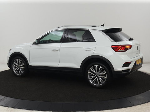 Volkswagen T-Roc 1.5 TSI Sport | Panoramadak | Adaptive cruise | Keyless | Carplay | Navigatie | Full LED | Virtual Cockpit | Climate control | Parkeerhulp | Bluetooth