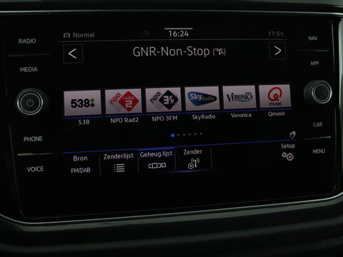 Volkswagen T-Roc 1.5 TSI Sport | Panoramadak | Adaptive cruise | Keyless | Carplay | Navigatie | Full LED | Virtual Cockpit | Climate control | Parkeerhulp | Bluetooth