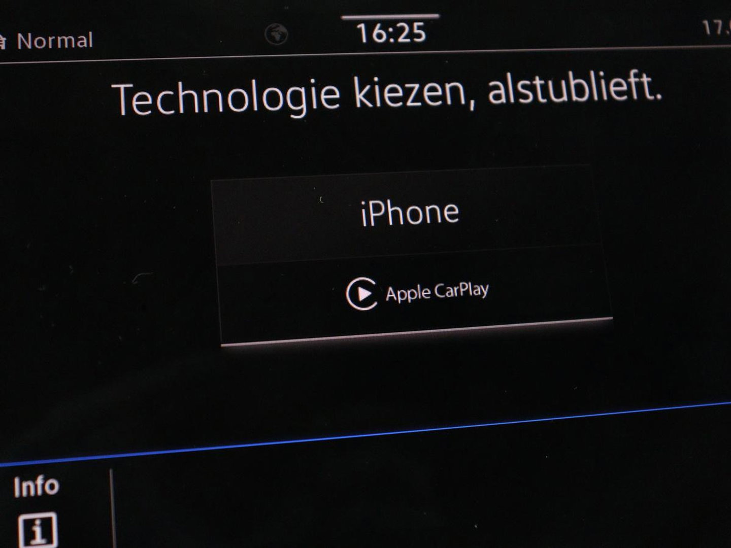 Volkswagen T-Roc 1.5 TSI Sport | Panoramadak | Adaptive cruise | Keyless | Carplay | Navigatie | Full LED | Virtual Cockpit | Climate control | Parkeerhulp | Bluetooth