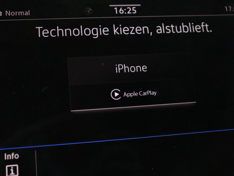 Volkswagen T-Roc 1.5 TSI Sport | Panoramadak | Adaptive cruise | Keyless | Carplay | Navigatie | Full LED | Virtual Cockpit | Climate control | Parkeerhulp | Bluetooth