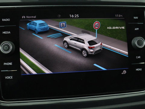 Volkswagen T-Roc 1.5 TSI Sport | Panoramadak | Adaptive cruise | Keyless | Carplay | Navigatie | Full LED | Virtual Cockpit | Climate control | Parkeerhulp | Bluetooth