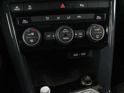 Volkswagen T-Roc 1.5 TSI Sport | Panoramadak | Adaptive cruise | Keyless | Carplay | Navigatie | Full LED | Virtual Cockpit | Climate control | Parkeerhulp | Bluetooth