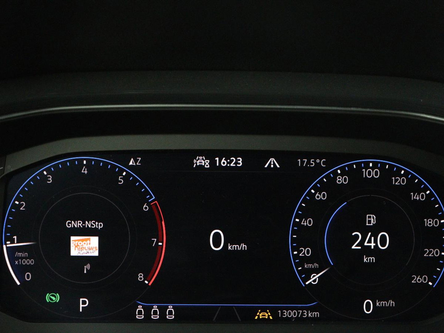 Volkswagen T-Roc 1.5 TSI Sport | Panoramadak | Adaptive cruise | Keyless | Carplay | Navigatie | Full LED | Virtual Cockpit | Climate control | Parkeerhulp | Bluetooth