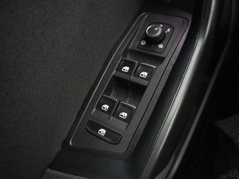 Volkswagen T-Roc 1.5 TSI Sport | Panoramadak | Adaptive cruise | Keyless | Carplay | Navigatie | Full LED | Virtual Cockpit | Climate control | Parkeerhulp | Bluetooth