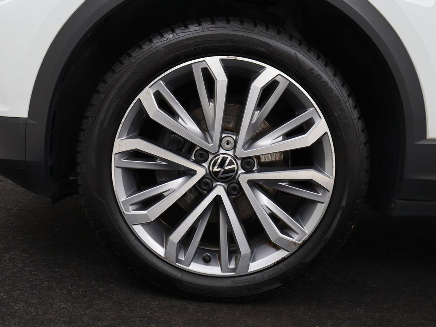 Volkswagen T-Roc 1.5 TSI Sport | Panoramadak | Adaptive cruise | Keyless | Carplay | Navigatie | Full LED | Virtual Cockpit | Climate control | Parkeerhulp | Bluetooth