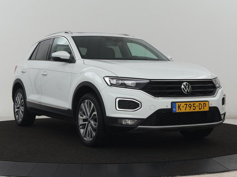 Volkswagen T-Roc 1.5 TSI Sport | Panoramadak | Adaptive cruise | Keyless | Carplay | Navigatie | Full LED | Virtual Cockpit | Climate control | Parkeerhulp | Bluetooth