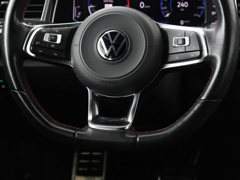 Volkswagen T-Roc 1.5 TSI Sport | Panoramadak | Adaptive cruise | Keyless | Carplay | Navigatie | Full LED | Virtual Cockpit | Climate control | Parkeerhulp | Bluetooth