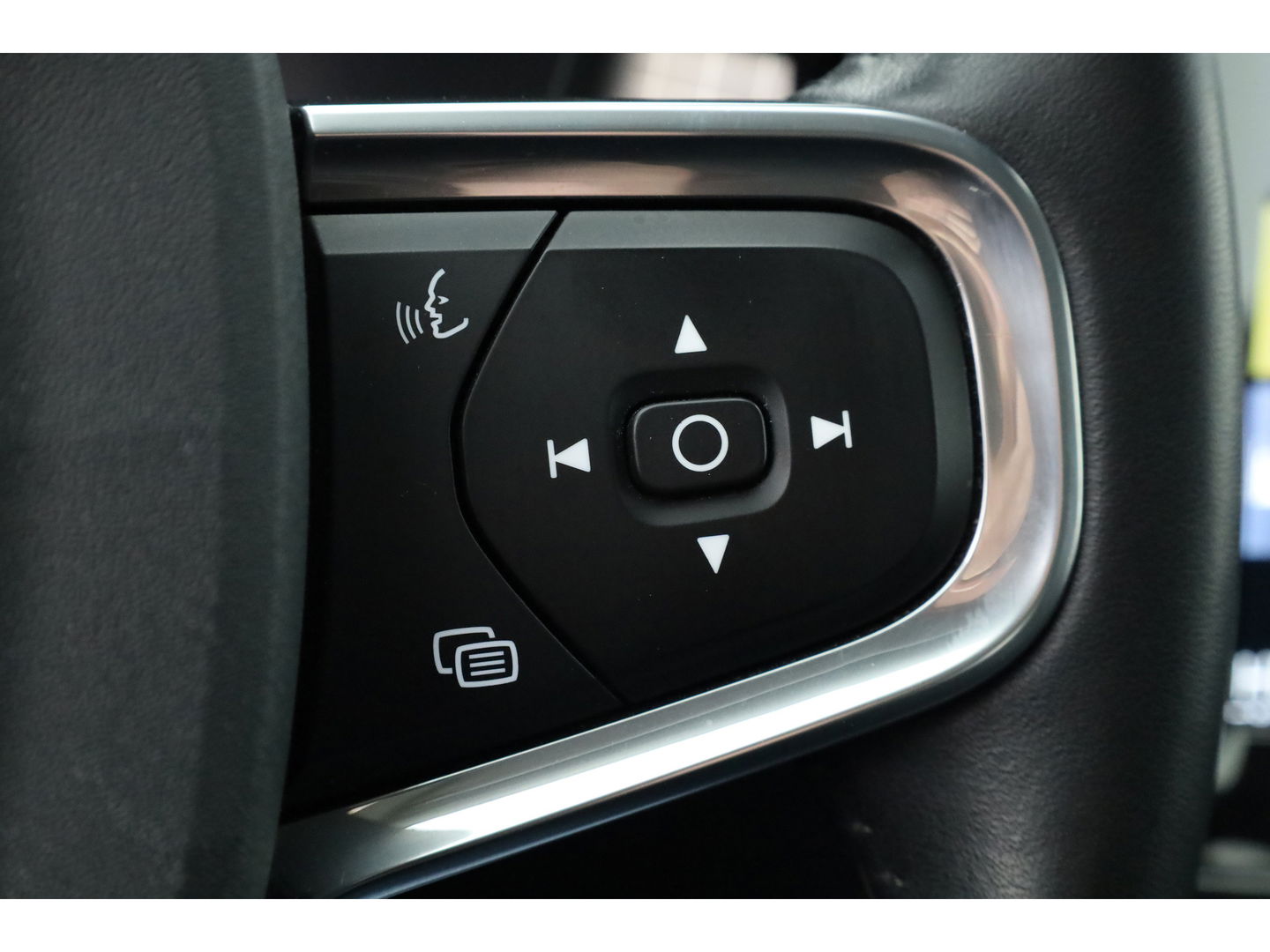 Volvo XC40 1.5 T3 Business | Navi | Elek. Trekhaak | All Seasons | Cruise Ctrl | Elek. Achterklep | CarPlay