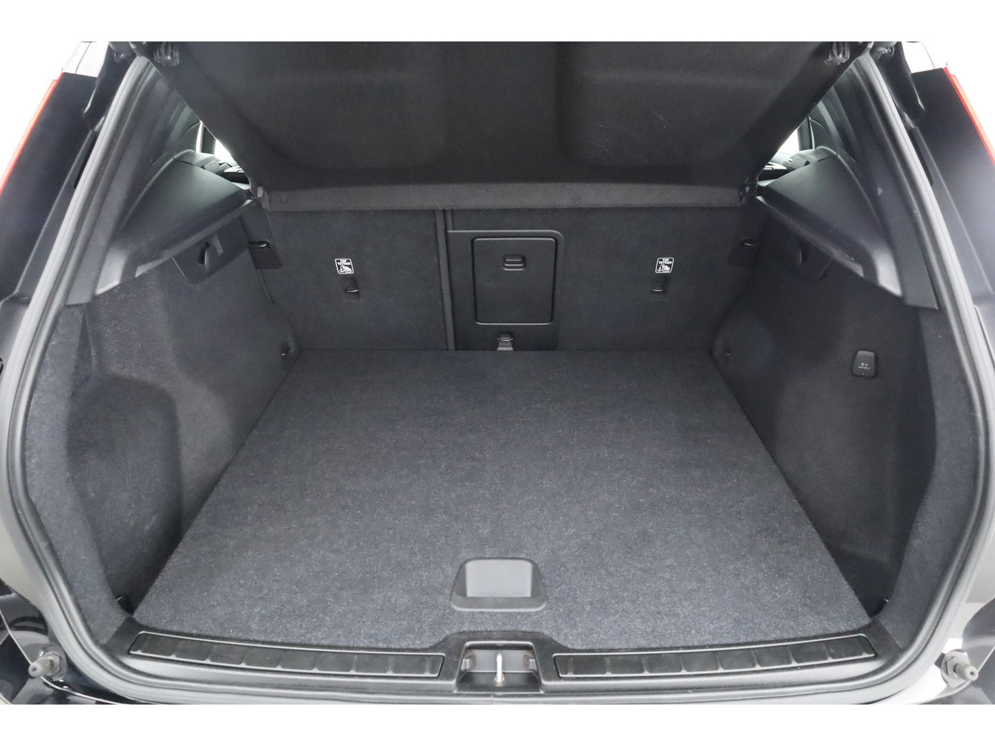 Volvo XC40 1.5 T3 Business | Navi | Elek. Trekhaak | All Seasons | Cruise Ctrl | Elek. Achterklep | CarPlay