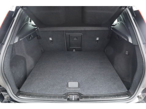 Volvo XC40 1.5 T3 Business | Navi | Elek. Trekhaak | All Seasons | Cruise Ctrl | Elek. Achterklep | CarPlay