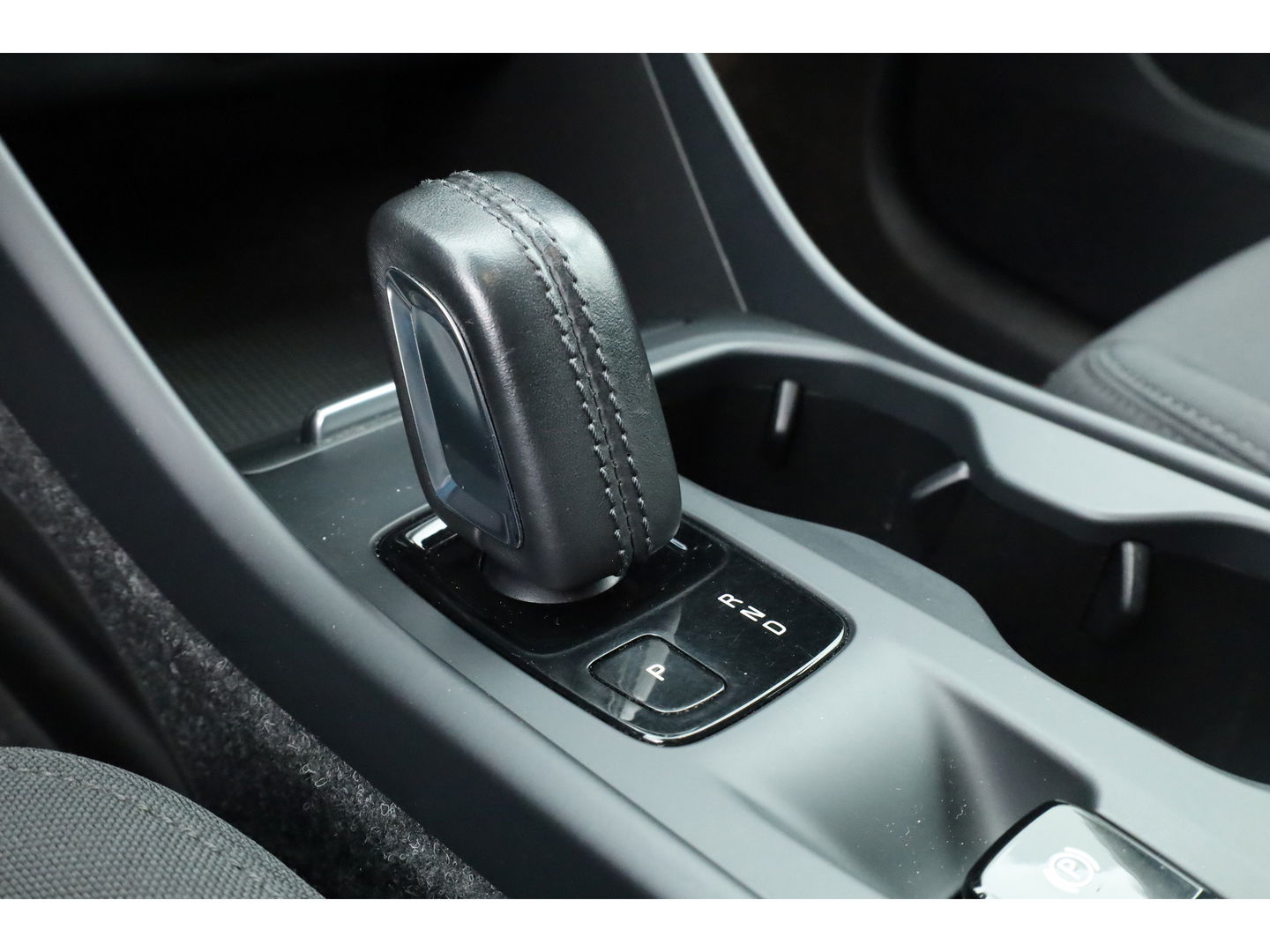 Volvo XC40 1.5 T3 Business | Navi | Elek. Trekhaak | All Seasons | Cruise Ctrl | Elek. Achterklep | CarPlay