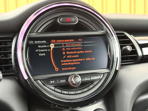 MINI Cabrio 1.5 Cooper Chili Serious Business | Navigatie | Head-Up Display | Leder | LED | Isofix | Parkeersensoren | Rijmodus Regeling | Cruise Control |