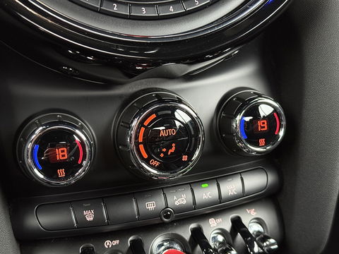 MINI Cabrio 1.5 Cooper Chili Serious Business | Navigatie | Head-Up Display | Leder | LED | Isofix | Parkeersensoren | Rijmodus Regeling | Cruise Control |