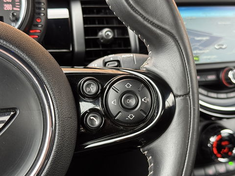 MINI Cabrio 1.5 Cooper Chili Serious Business | Navigatie | Head-Up Display | Leder | LED | Isofix | Parkeersensoren | Rijmodus Regeling | Cruise Control |