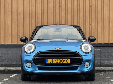 MINI Cabrio 1.5 Cooper Chili Serious Business | Navigatie | Head-Up Display | Leder | LED | Isofix | Parkeersensoren | Rijmodus Regeling | Cruise Control |