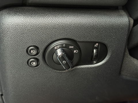 MINI Cabrio 1.5 Cooper Chili Serious Business | Navigatie | Head-Up Display | Leder | LED | Isofix | Parkeersensoren | Rijmodus Regeling | Cruise Control |