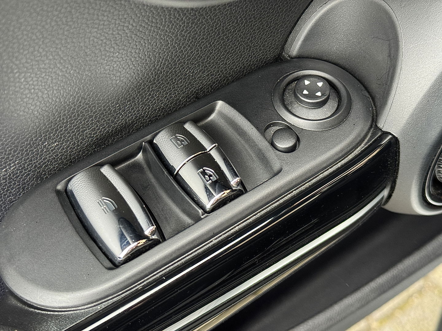 MINI Cabrio 1.5 Cooper Chili Serious Business | Navigatie | Head-Up Display | Leder | LED | Isofix | Parkeersensoren | Rijmodus Regeling | Cruise Control |