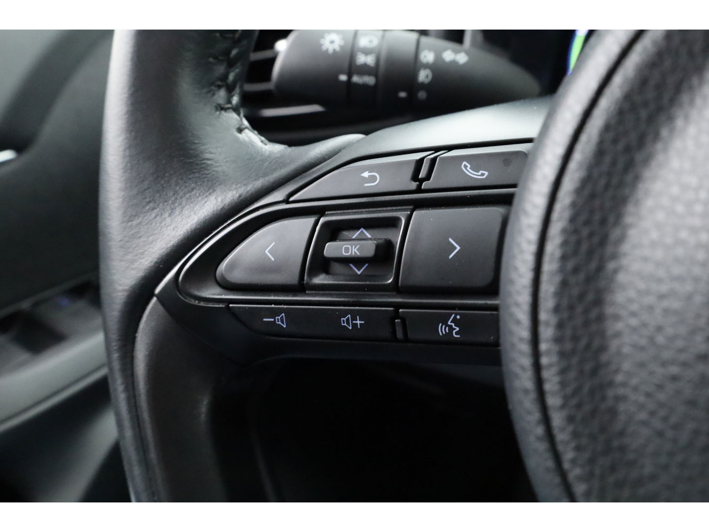 Toyota Yaris Cross 1.5 Hybrid Dynamic | Navi | Camera | Adapt. Cruise | Keyless | LED | Apple CarPlay |